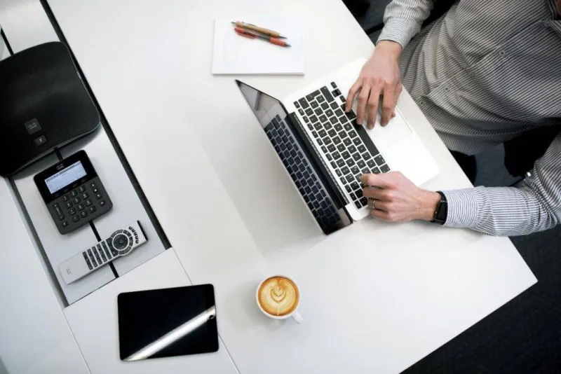Build in Public, Lose in Private: How Bigger Players Are Quietly Harvesting Your Best Ideas